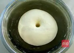 Illustration of how to make carrot and mushroom meat pie 12