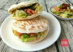 Chinese hamburger*Illustration of how to make buns with vegetables 10