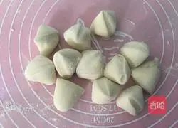Illustration of how to make lotus leaf cake with meat 2
