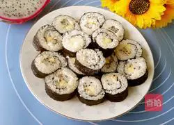 Illustration of how to make fruit sushi 5