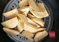 Illustration of how to make sweet potato and vegetable cakes 2