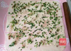 Illustration of how to make nine-layer pepper, chive and scallion soft cake 4