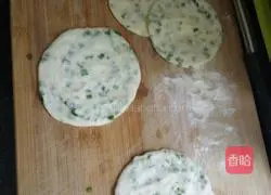 Illustration of how to make scallion pancakes 2