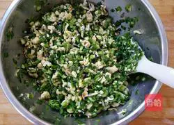 Illustration of how to make pancakes and chives box 7