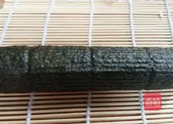 Illustration of how to make sushi 17