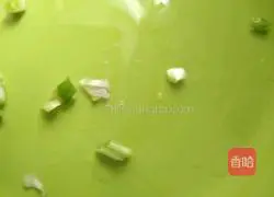 Illustration of how to make scallion pancakes 4