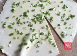 Illustration of how to make scallion pancakes 2
