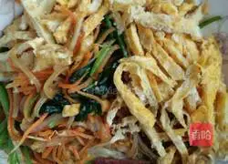 Illustration of how to make vegetable sushi rolls 2