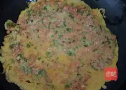 Illustration of how to make ham and egg pancakes 4