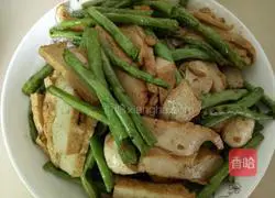 Illustration of how to make fried beans with fish cakes 6