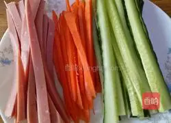 Illustration of how to make colorful sushi 1