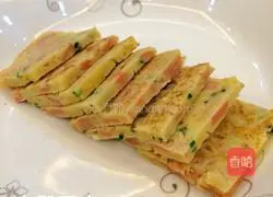 Illustration of how to make ham and egg pancakes 9