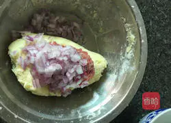 Illustration of how to make pretzel potato pancakes 3