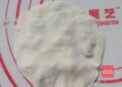 Illustration of how to make chive pancake 5