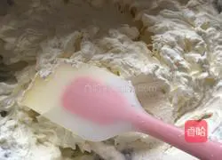 Illustration of how to make a towel roll 4