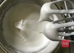 Illustration of how to make meat floss and green onion cake rolls 8