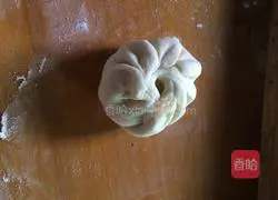 Illustration of how to make prune pancake 2