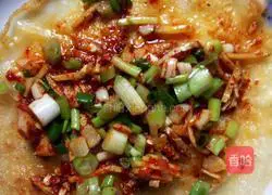 Illustration of how to make pancakes with green onions and eggs 12