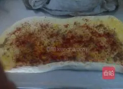 Illustration of how to make golden spicy cake 2