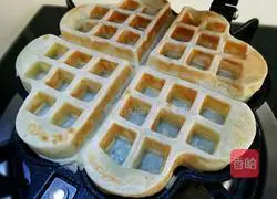 Illustration of how to make coconut waffles 9