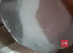 Illustration of how to make love pumpkin cake 6