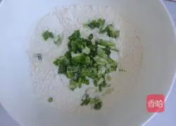 Illustration of how to make quick scallion pancake 3