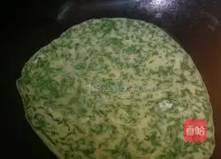 Illustration of how to make chive egg pancake 2