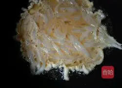 Illustration of how to make whitebait egg pancake 6