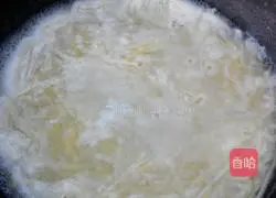 Illustration of how to make fried potato pancakes 2