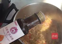 Illustration of how to make shrimp egg pancake noodles 10