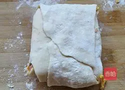 Illustration of how to make scallion pancake 14