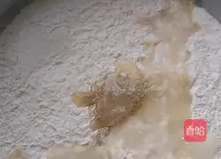 Illustration of how to make crispy sesame cake 3