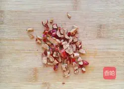 Illustration of how to make rice, red dates and glutinous rice cakes 3