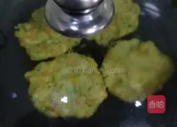 Illustration of how to make shrimp and vegetable pancakes for food supplement 8