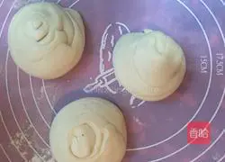 Illustration of how to fill egg cakes 4