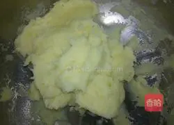 Illustration of how to make eggplant and potato cakes 3