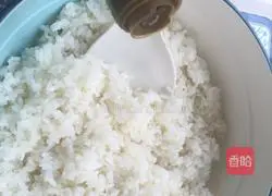 Illustration of how to make sushi seaweed rolls 7