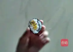 Carrot Illustration of how to make meat floss sushi 7