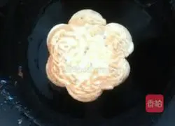 Illustration of how to make egg pancakes 5
