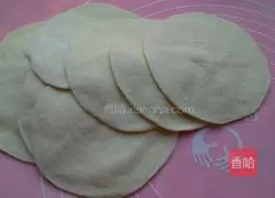 Leek and Egg Pie Recipe Illustration 6