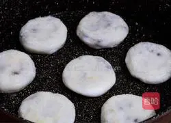 Illustration of making glutinous rice and red bean cake 8