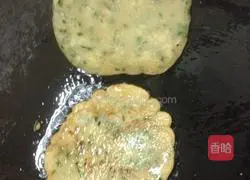 Illustration of how to make scallion pancake 5