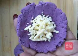 Illustration of how to make purple potato cheese cake 8