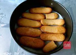 Illustration of how to make tiramisu 10