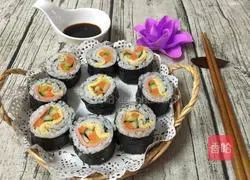 Illustration of how to make sushi seaweed rolls 14