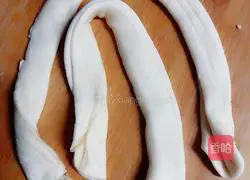 Illustration of how to make hand-torn biscuits 6