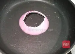 Illustration of how to make meat floss, potato and egg pancakes 6