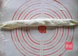 Illustration of how to make butter and scallion pancakes 16