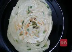 Illustration of how to make scallion pancakes 7