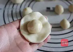 Egg Yolk Crisp (Sweet Potato Version) Recipe Illustration 6